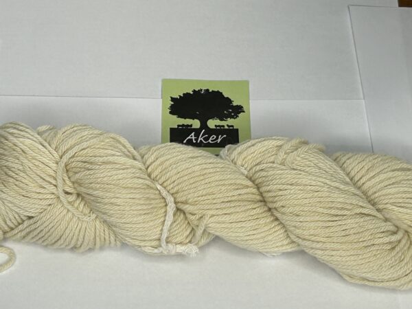 Corriedale Wosted Yarn in Natural