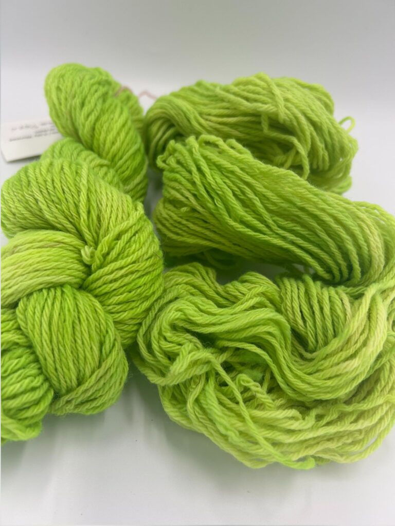 poppin green corriedale worstedproduct photo
