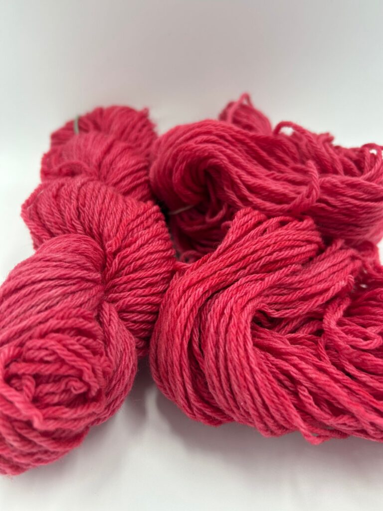 santa red corriedale worsted product photo